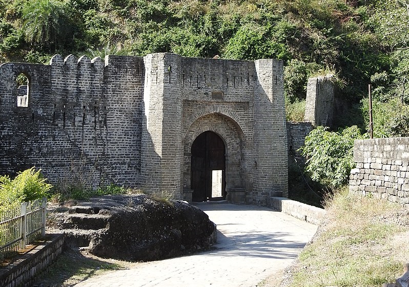 kangra fort - places to visit in dharamshala